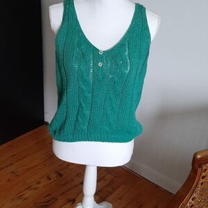 Sleeveless knit top  